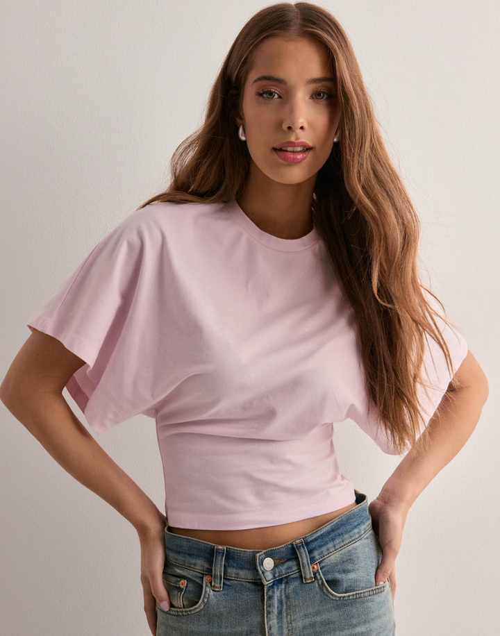 Cropped top met korte mouwen en ronde halseere 