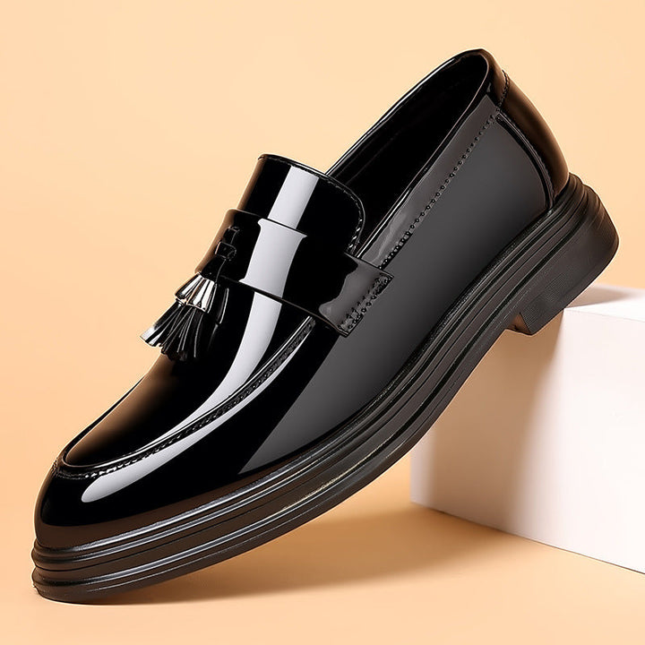 Heren Loafers met Kwastjes - Instappers met Lakafwerking en Ronde Neus