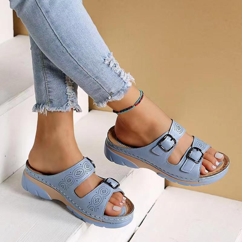 Instap sandalen met dubbele gesp en open teen – casual slippers met stevige zoolBT