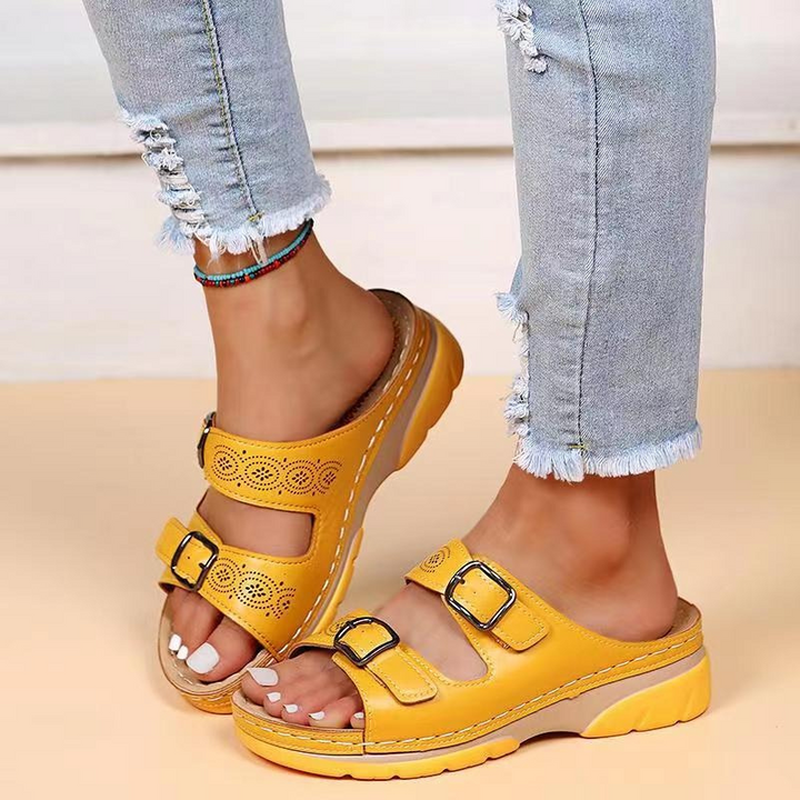 Instap sandalen met dubbele gesp en open teen – casual slippers met stevige zoolv