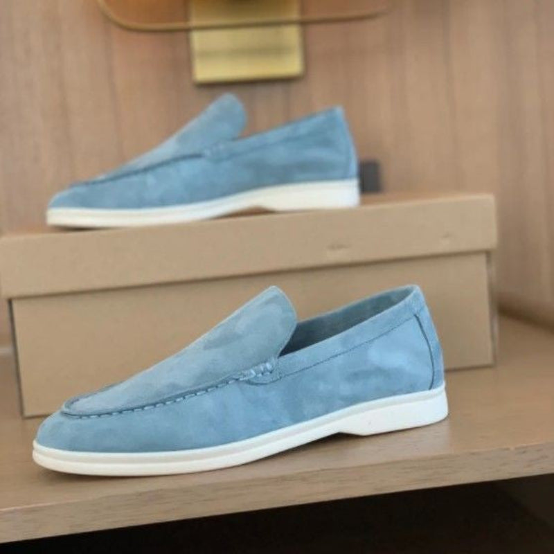 Slip-on mocassins met eenvoudige lijn