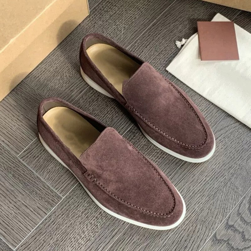 Slip-on mocassins met eenvoudige lijn