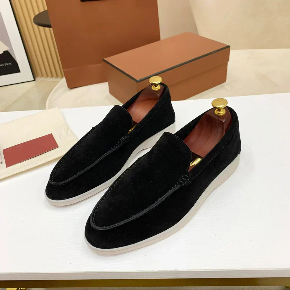 Slip-on mocassins met eenvoudige lijn