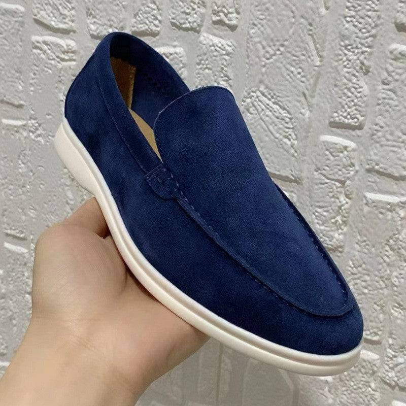 Slip-on mocassins met eenvoudige lijn